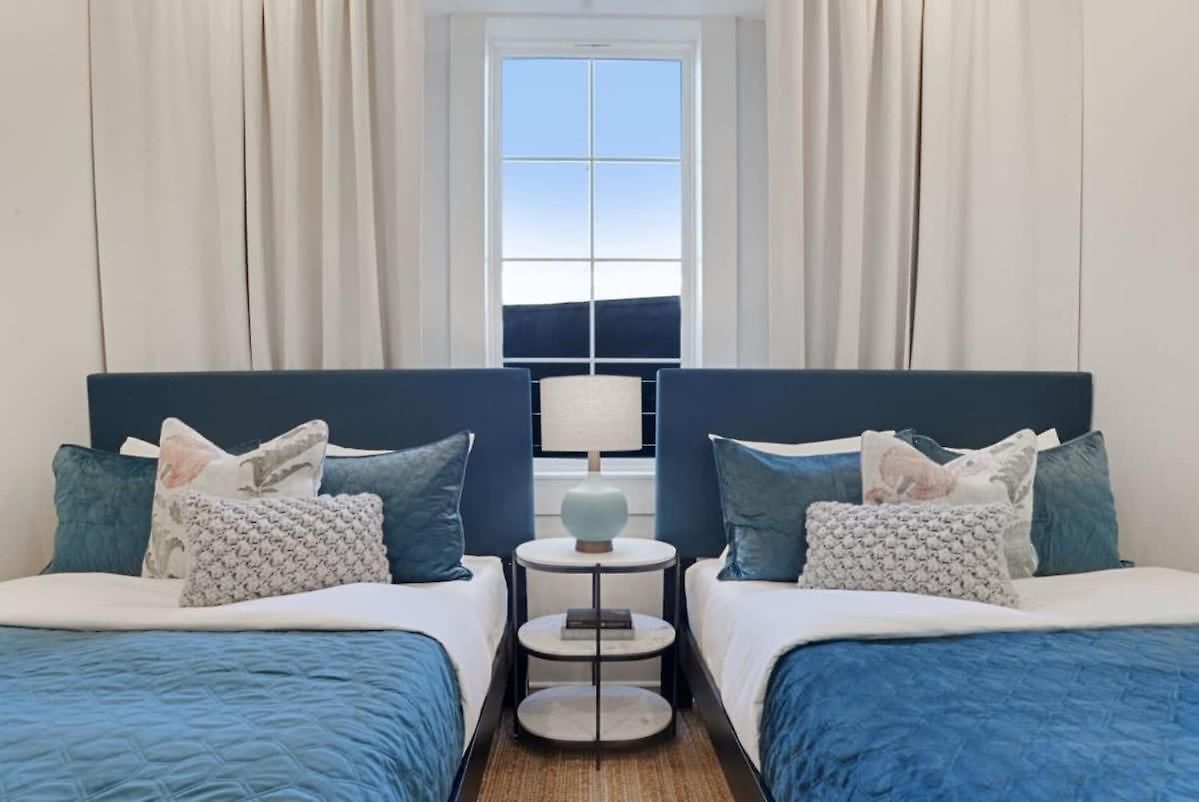 Luxe Sunlit Heated Pool & Near Cbd New Orleans