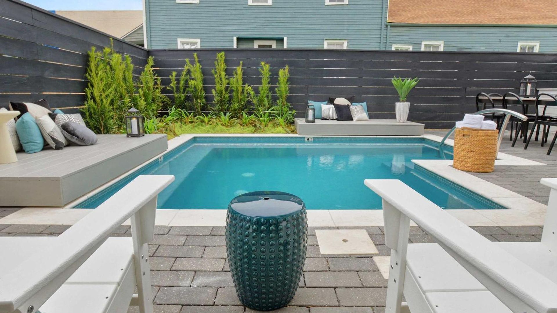 Holiday home 14br Downtown Combo & Shared Seasonal Pool *