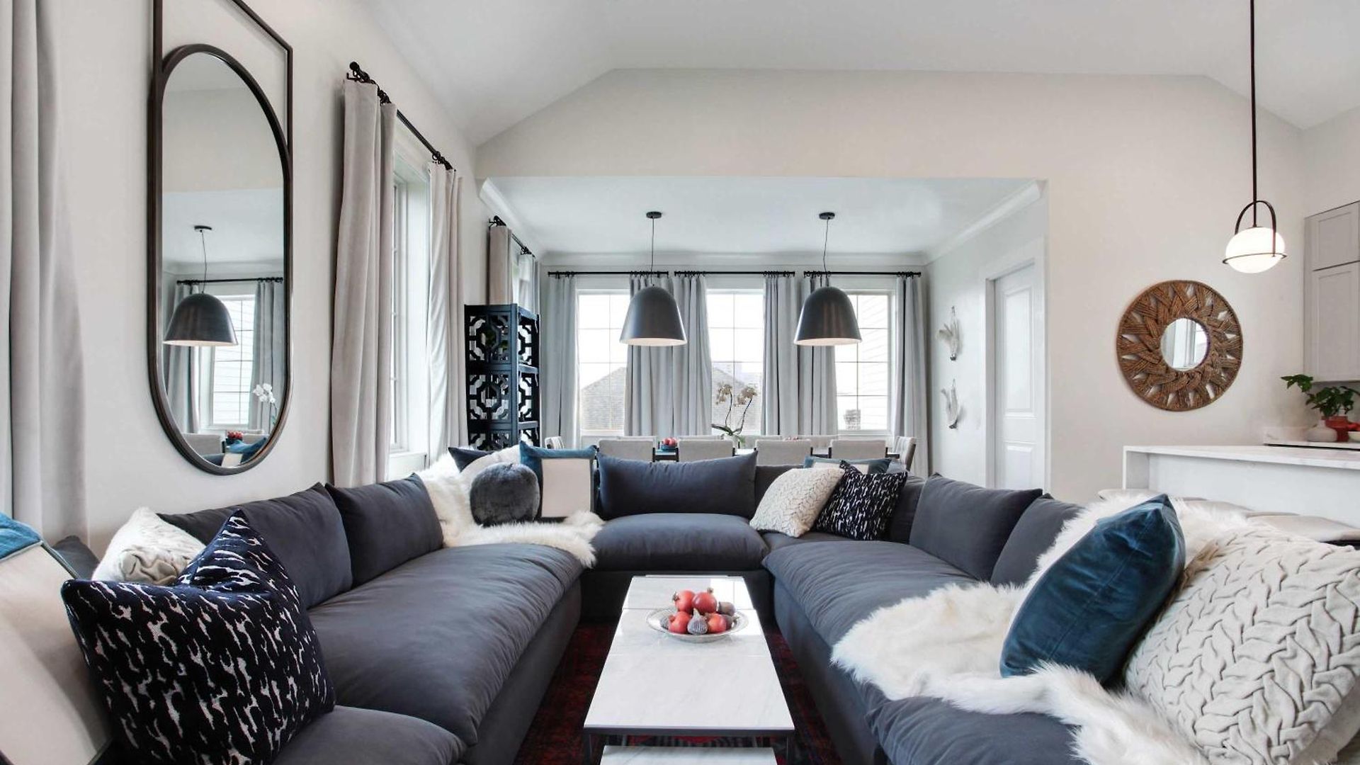 14br Downtown Combo & Shared Seasonal Pool Holiday home