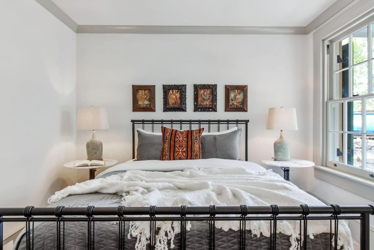 Elegant Cbd With Courtyard & Balcony *