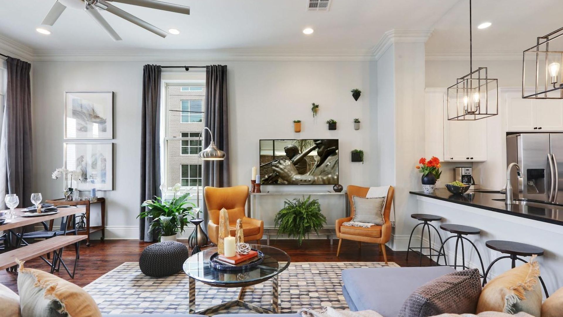 Sunny Midcentury Luxury Near French Quarter New Orleans