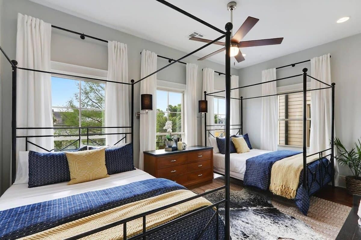 Sunny Midcentury Luxury Near French Quarter Holiday home New Orleans
