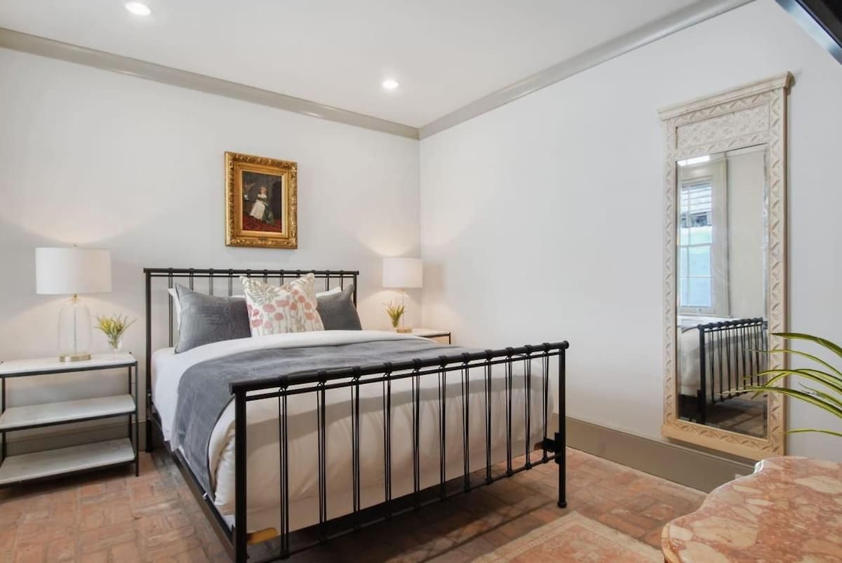 Historic Restored Near To Downtown Holiday home *