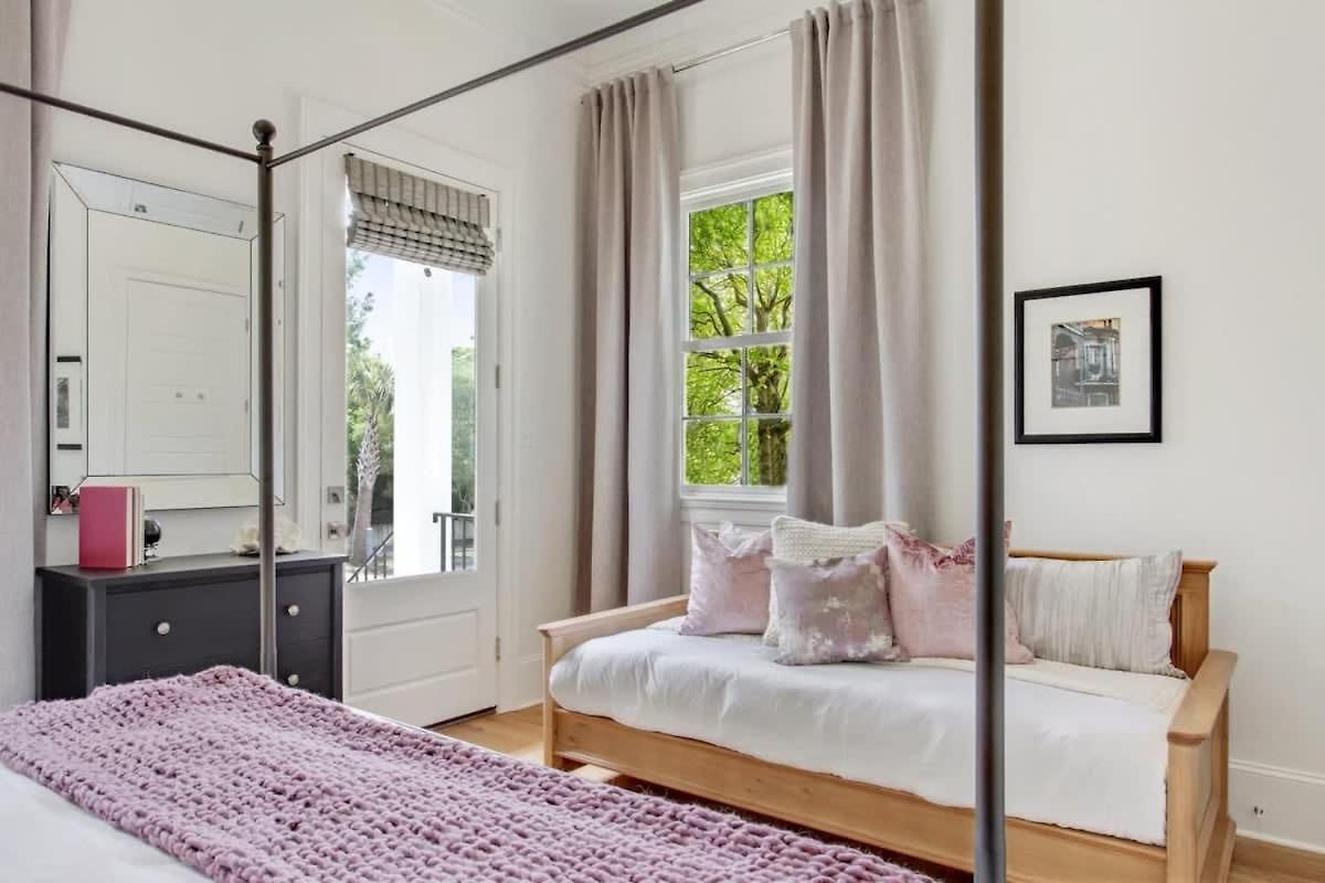 Relaxing With Heated Pool & Holiday home New Orleans