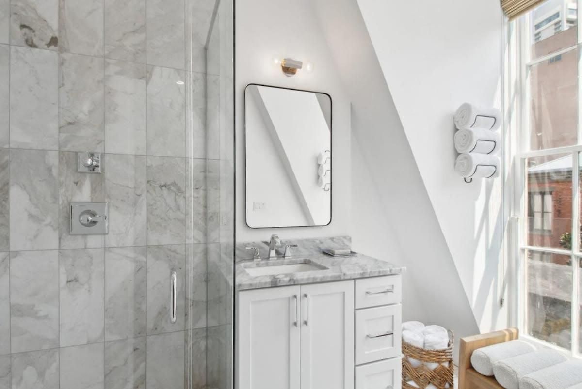 Hotel Trendy Cbd Near French Quarter