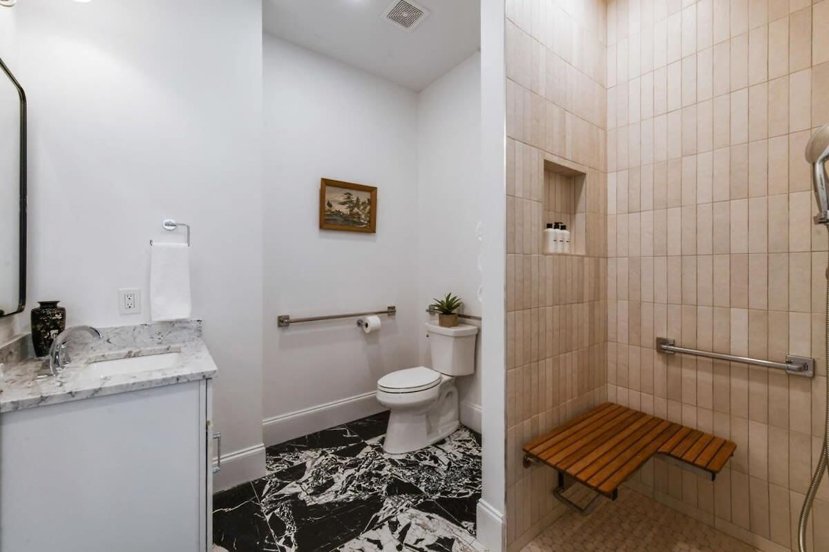Spacious Cbd Near French Quarter Hotel