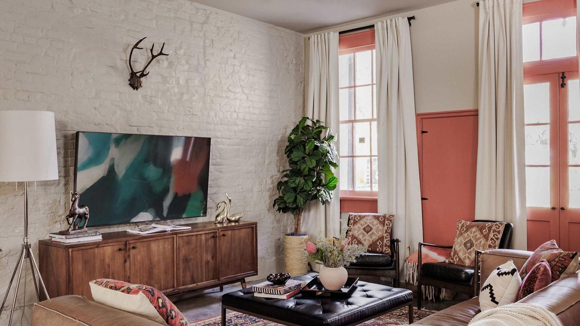 Luxury Historic Neat To Downtown Holiday home