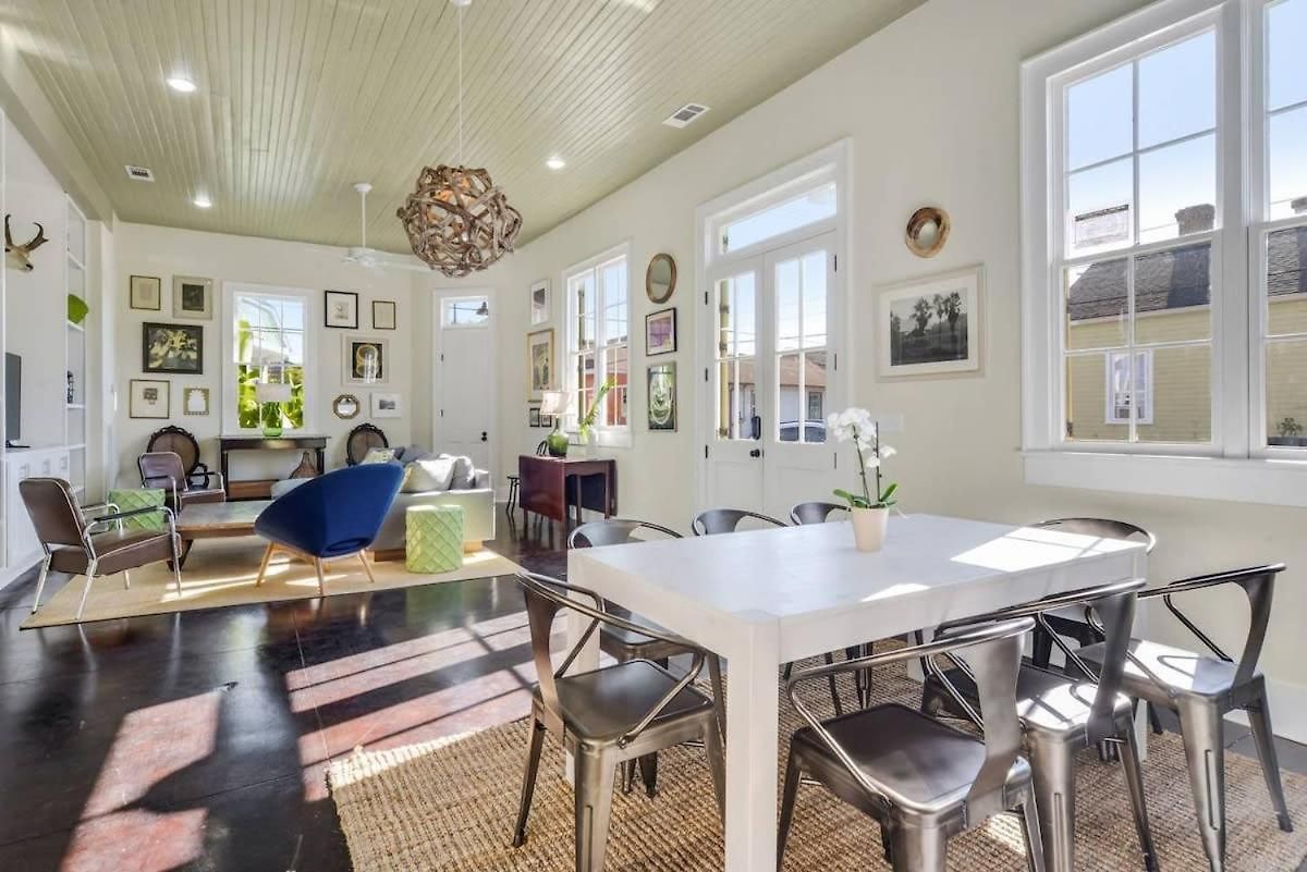 Contemporary Designer Near French Quarter New Orleans