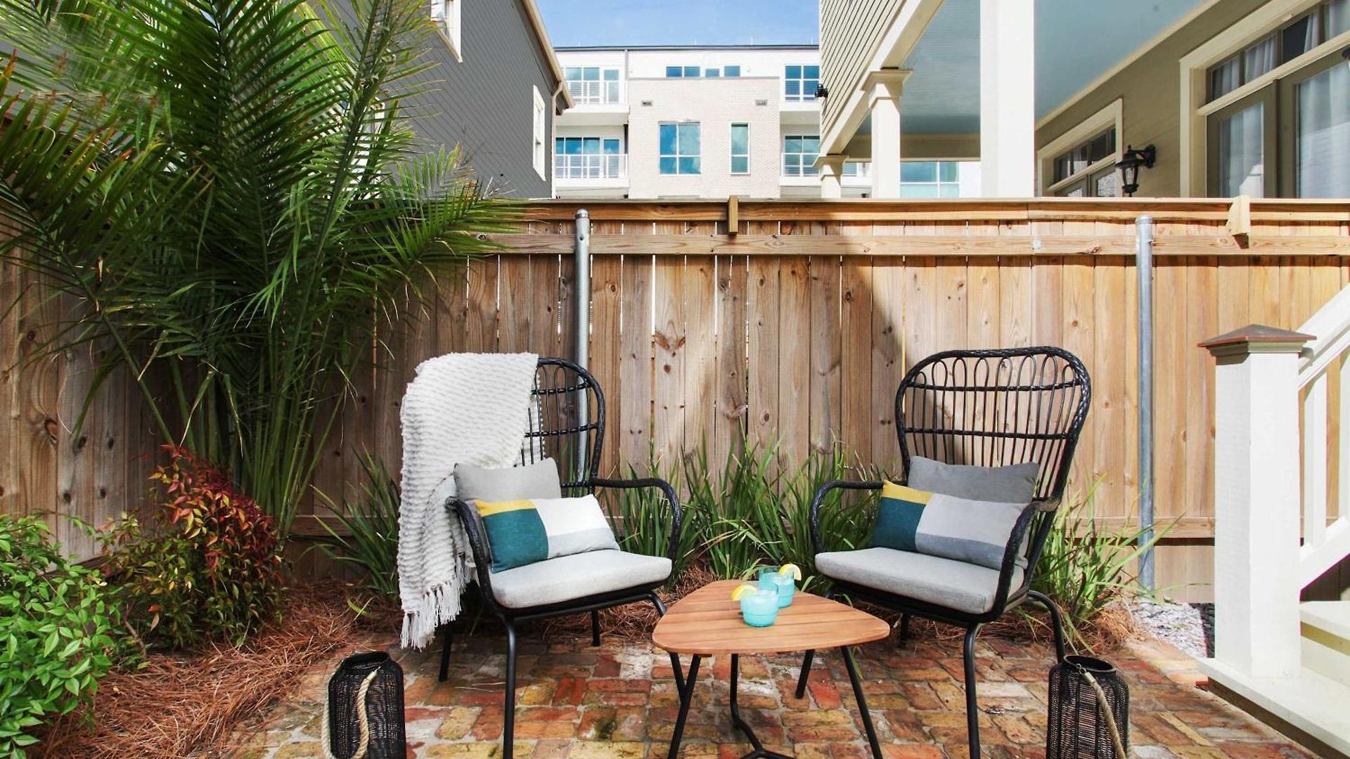 Holiday home Luxe With Back Patio Near Frenchmen *