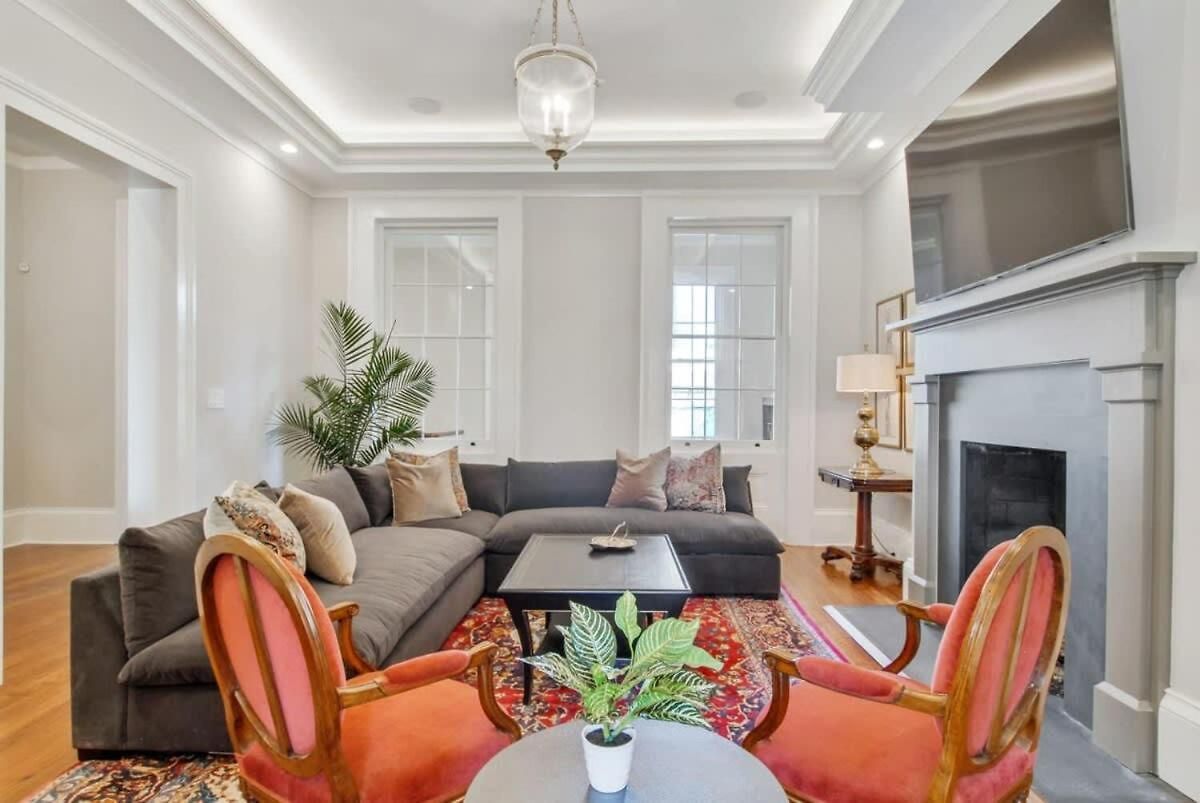 Holiday home Historic Cbd Townhomes With Courtyard *