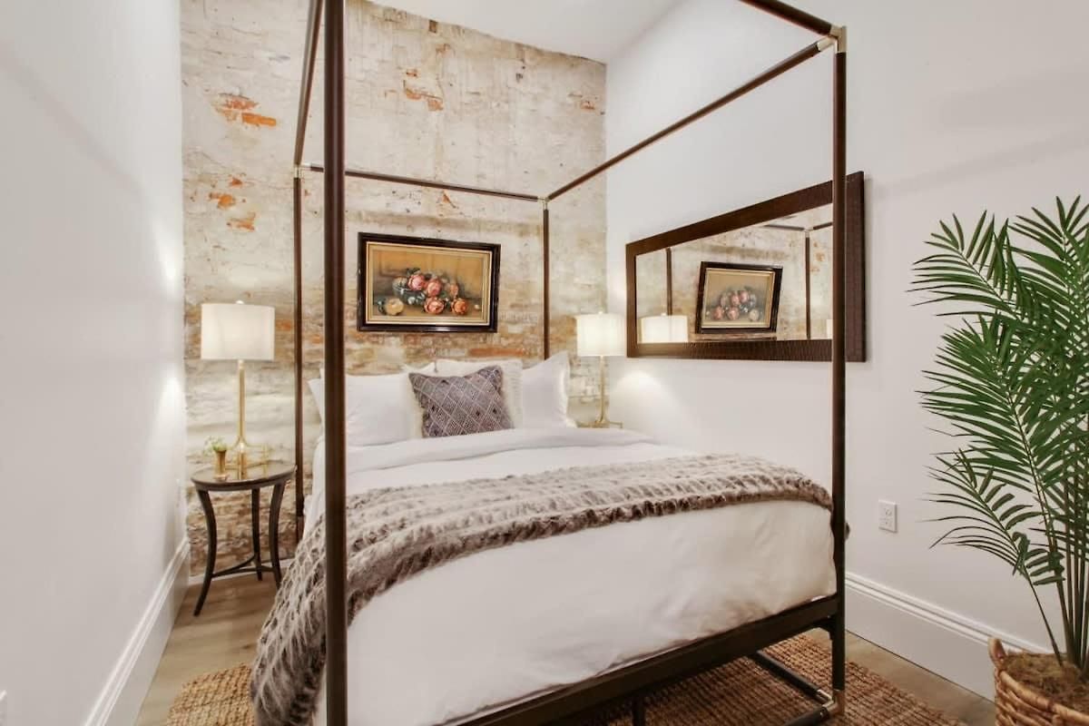 Stylish Cbd Near French Quarter