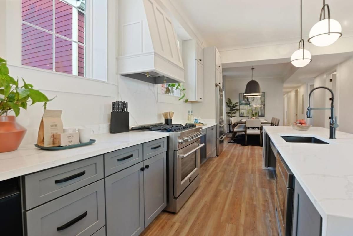 Luxe Sunlit Heated Pool & Near Cbd Holiday home *