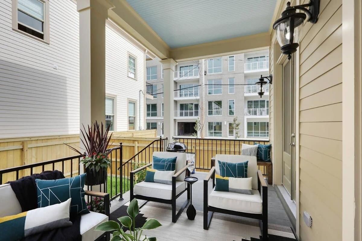 Sunny Midcentury Luxury Near French Quarter *