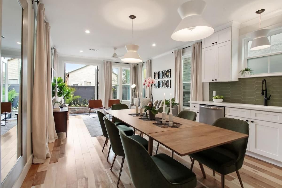 Spacious Mid-century Oasis With Heated Pool * New Orleans