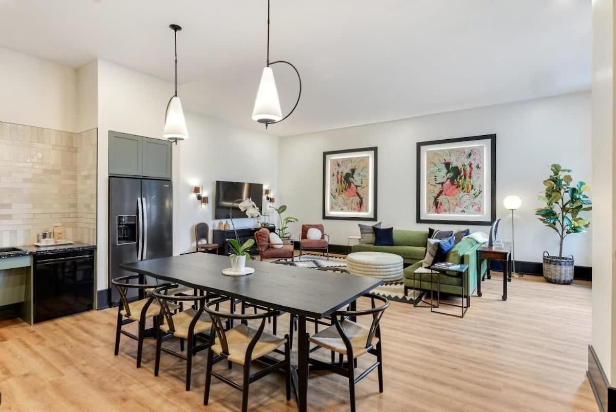 Spacious Nola Combo 2 Units & Shared Pool New Orleans