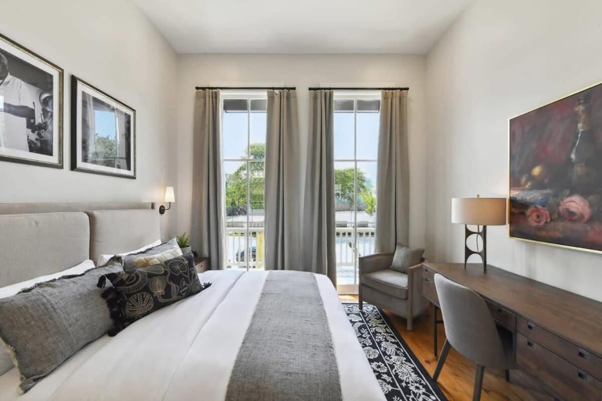New Luxury Heated Pool & Holiday home New Orleans