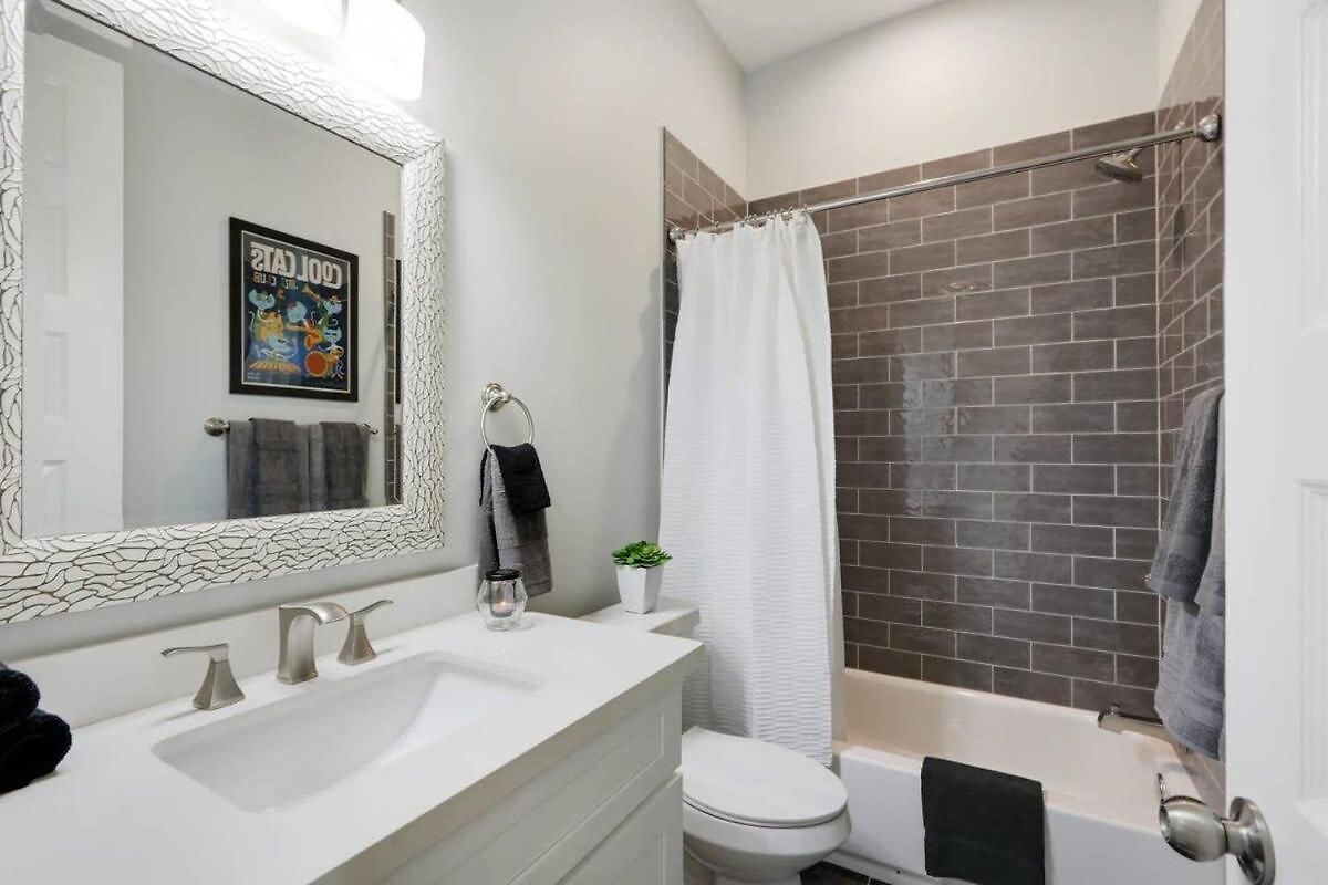 Sunny Midcentury Luxury Near French Quarter Holiday home New Orleans