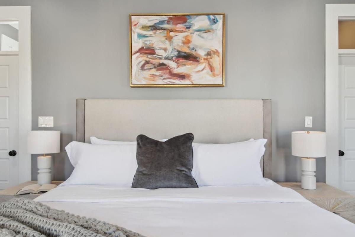 Stylish Modern With Hot Tub & Pergola Holiday home *
