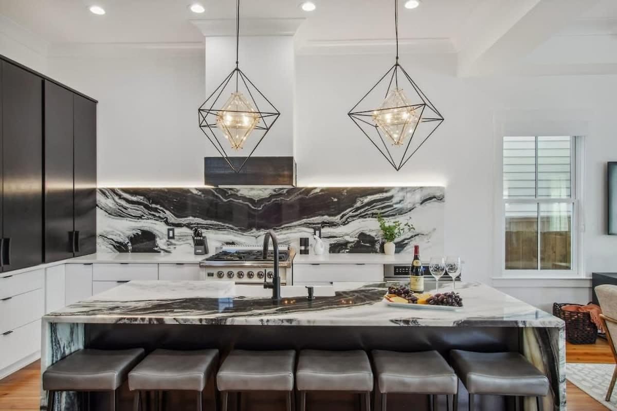 Deluxe Modern Heated Pool & Game New Orleans