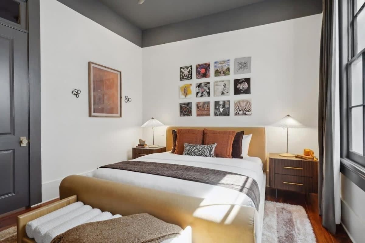 Holiday home 5 Bedroom Designer On Magazine Pool &