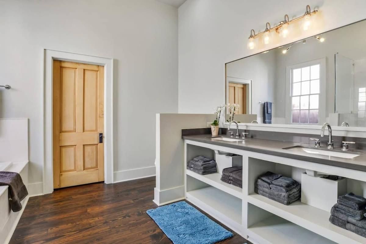 Holiday home Contemporary Designer Near French Quarter *
