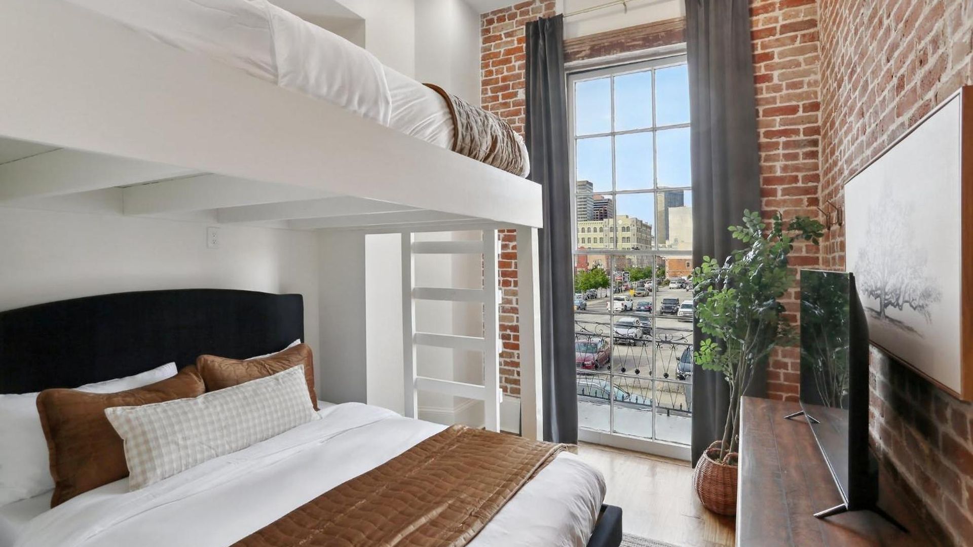 Holiday home 10 Bed & 10 Bath Luxury Cbd - Private Pool