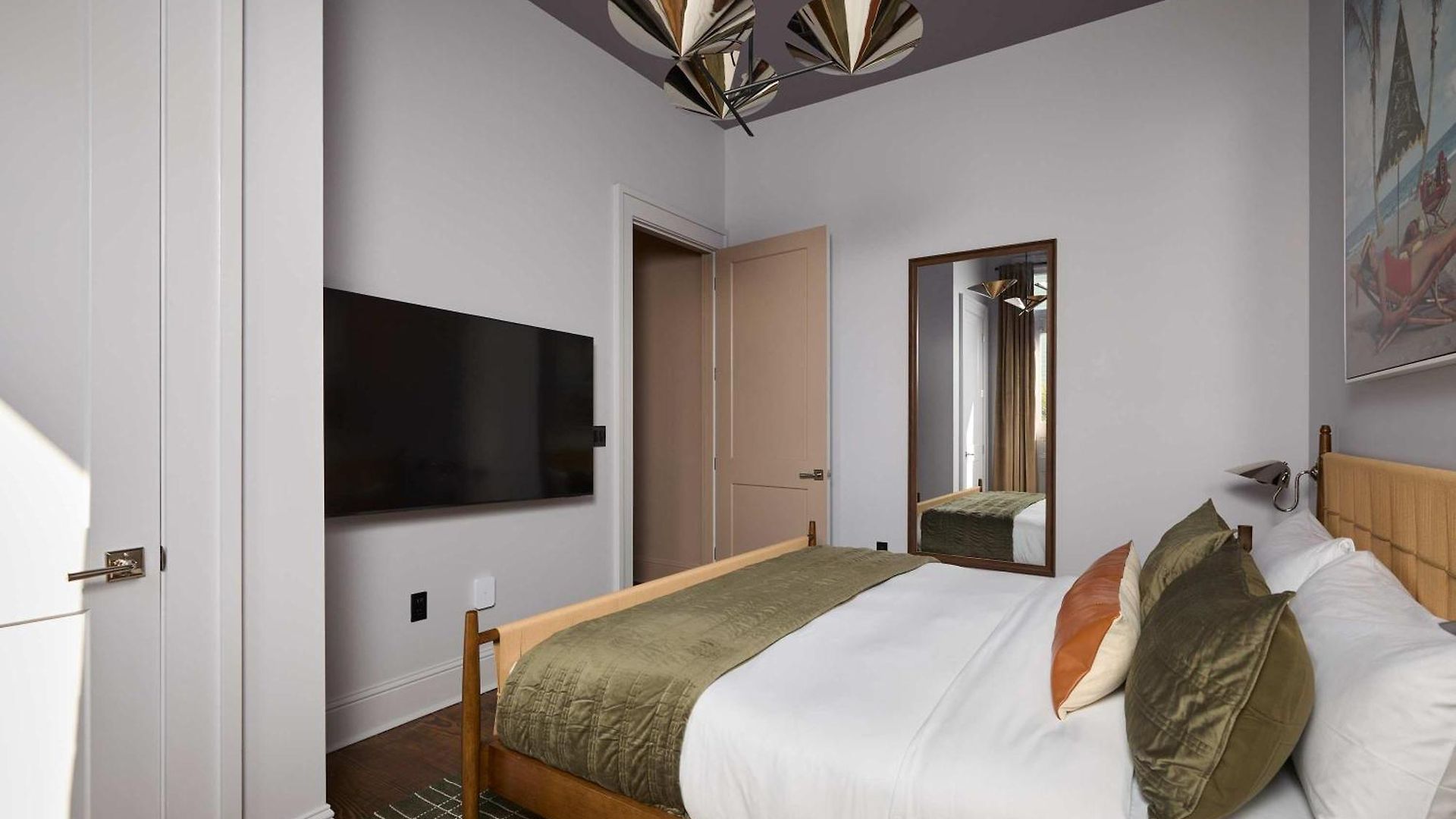 Luxury On Magazine Shared Heated Pool & *