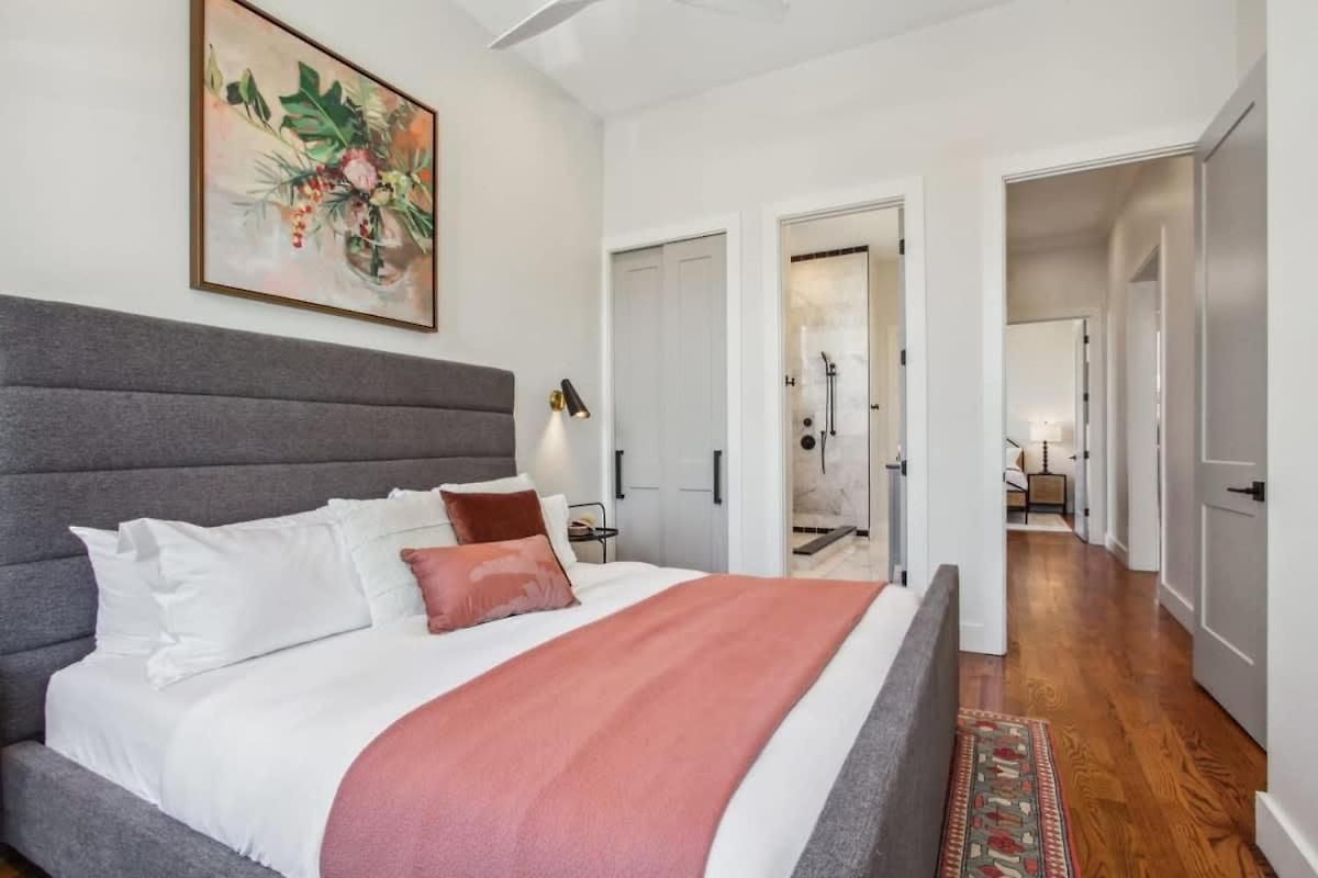 New Stylish Renovation Heated Pool &