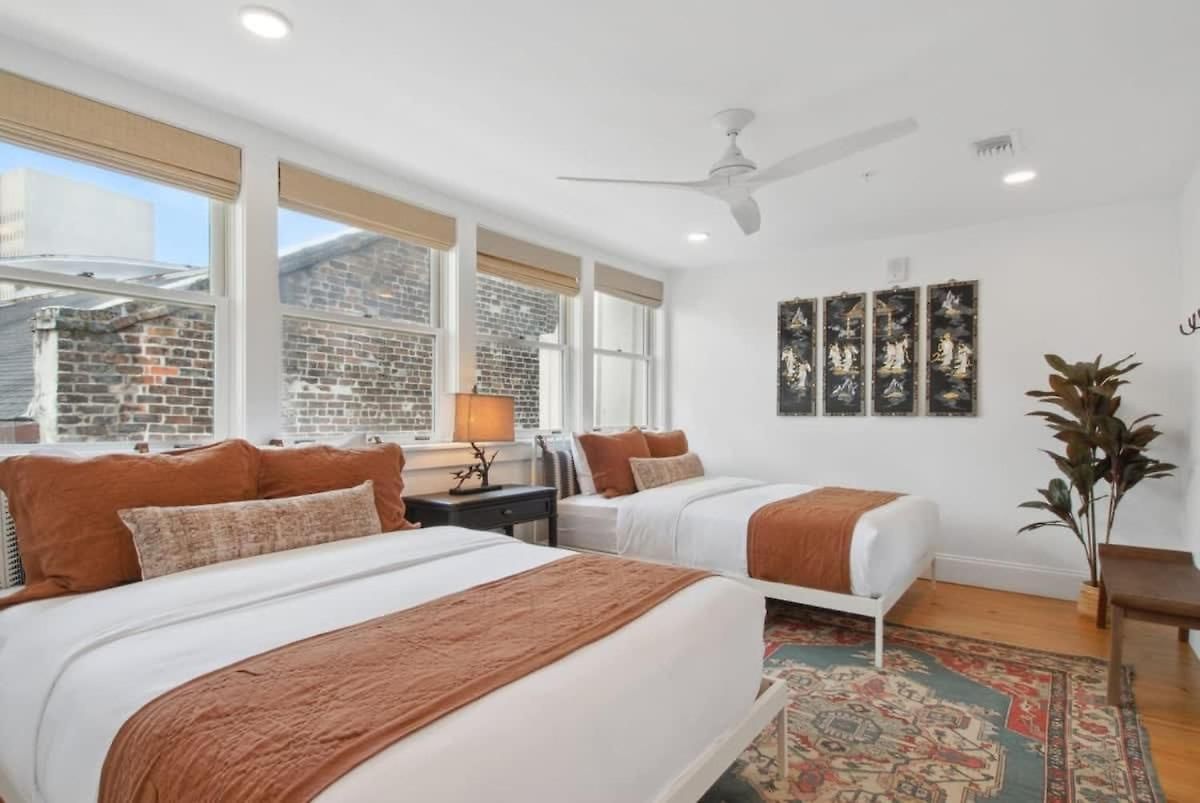 Hotel Two Expansive Near French Quarter *