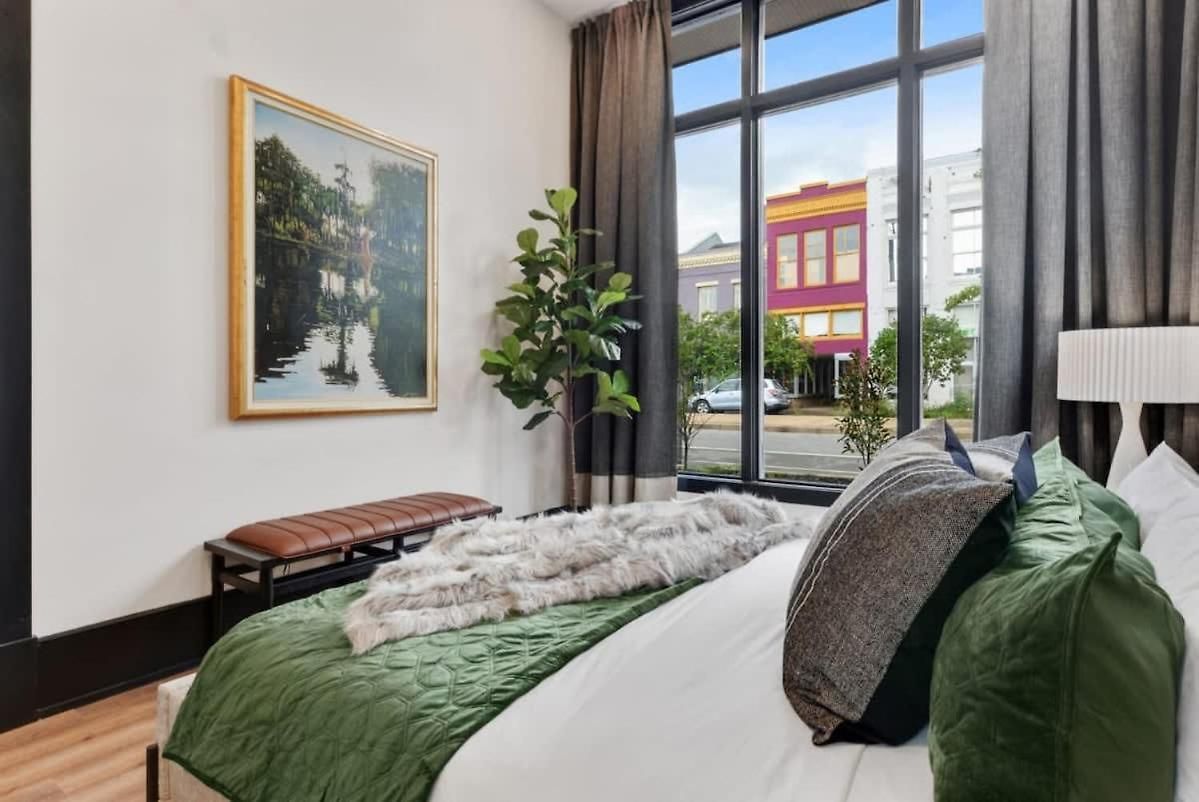 Spacious Nola Combo 2 Units & Shared Pool *