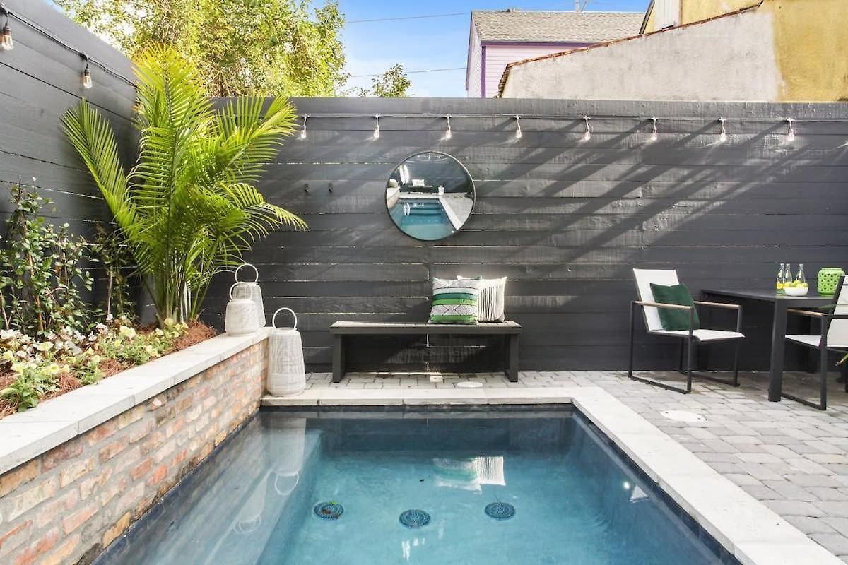 Holiday home Spacious Mid-century Oasis With Heated Pool