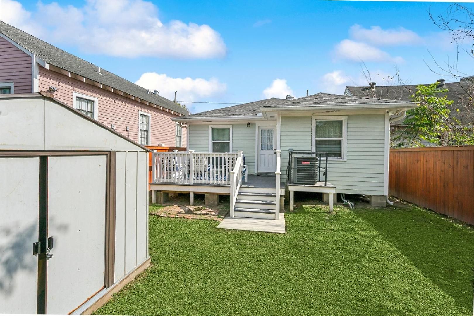Holiday home 3br | Murals + Bbq, Near Ferry *