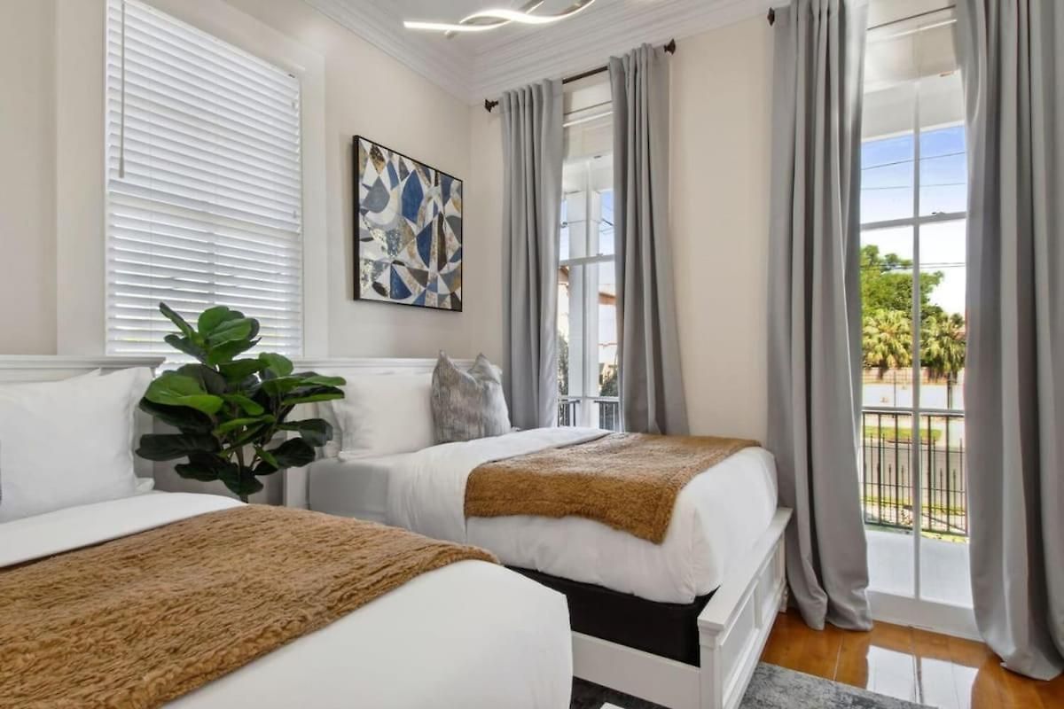 Stylish Modern With Hot Tub & Pergola Holiday home *