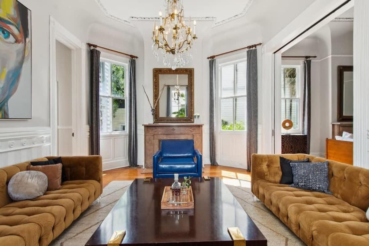 Opulent Expansive Unit Heated Pool And Bed & Breakfast New Orleans