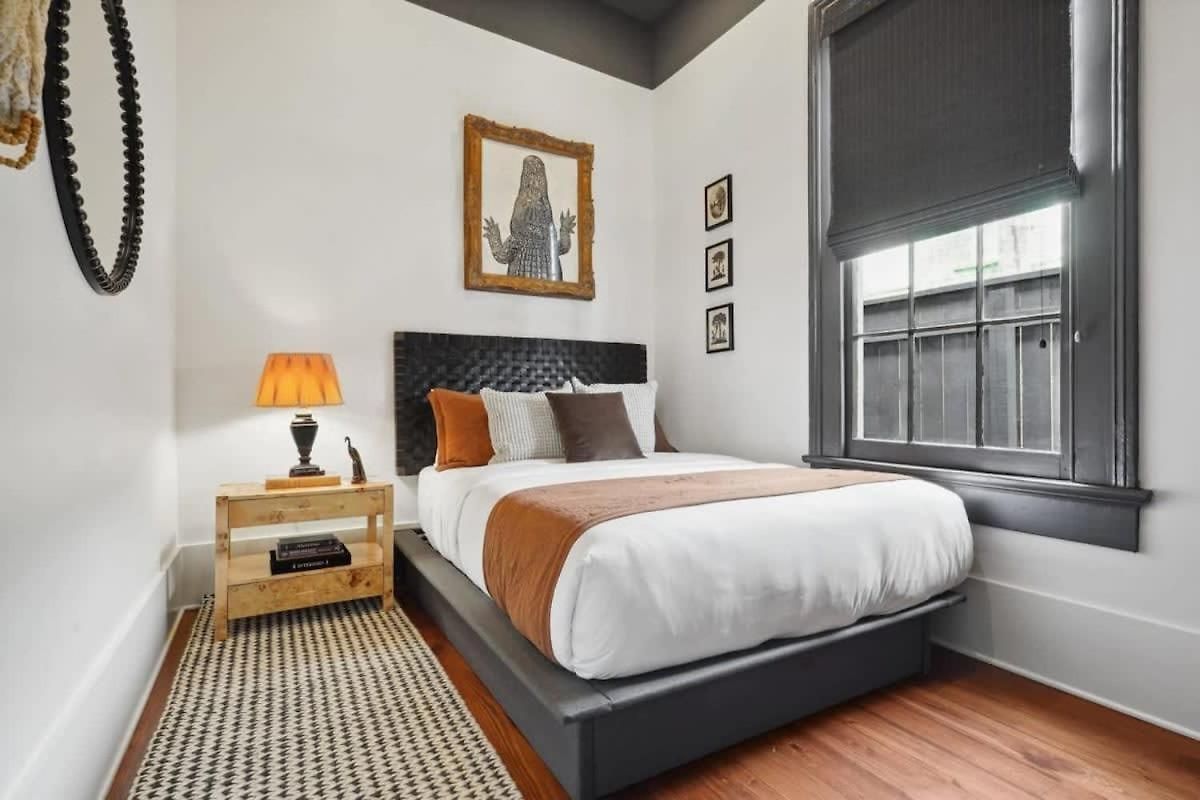 Holiday home 5 Bedroom Designer On Magazine Pool & New Orleans