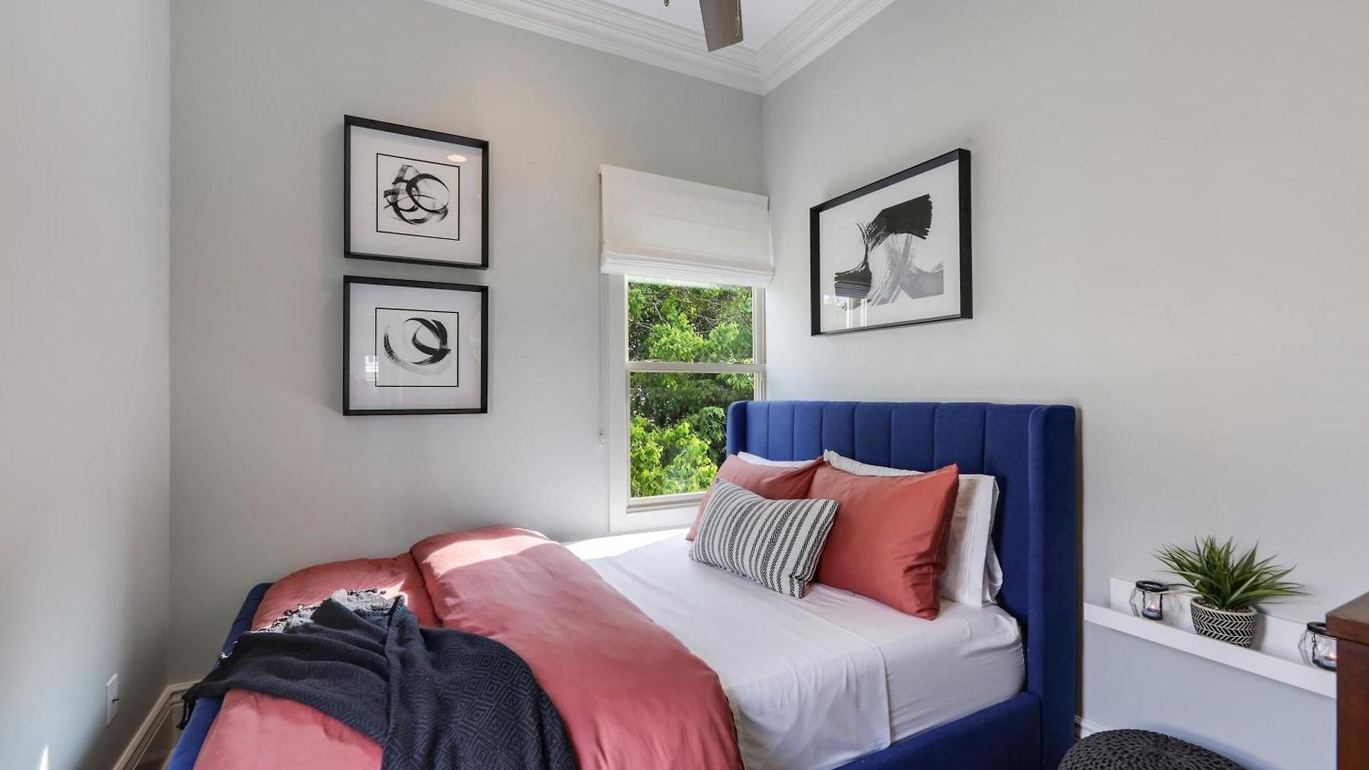 Beautiful Renovated With Private Heated Pool Holiday home *