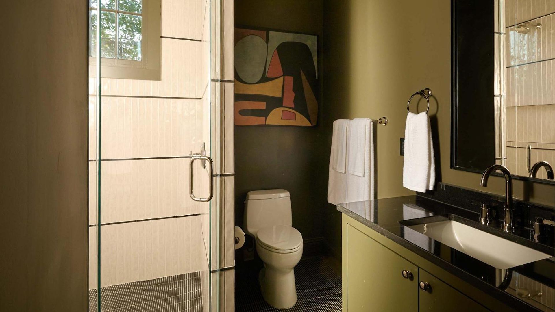 Luxury On Magazine Shared Heated Pool & *
