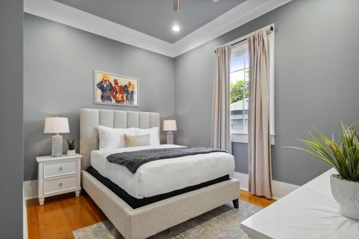 Holiday home Stylish Modern With Hot Tub & Pergola New Orleans