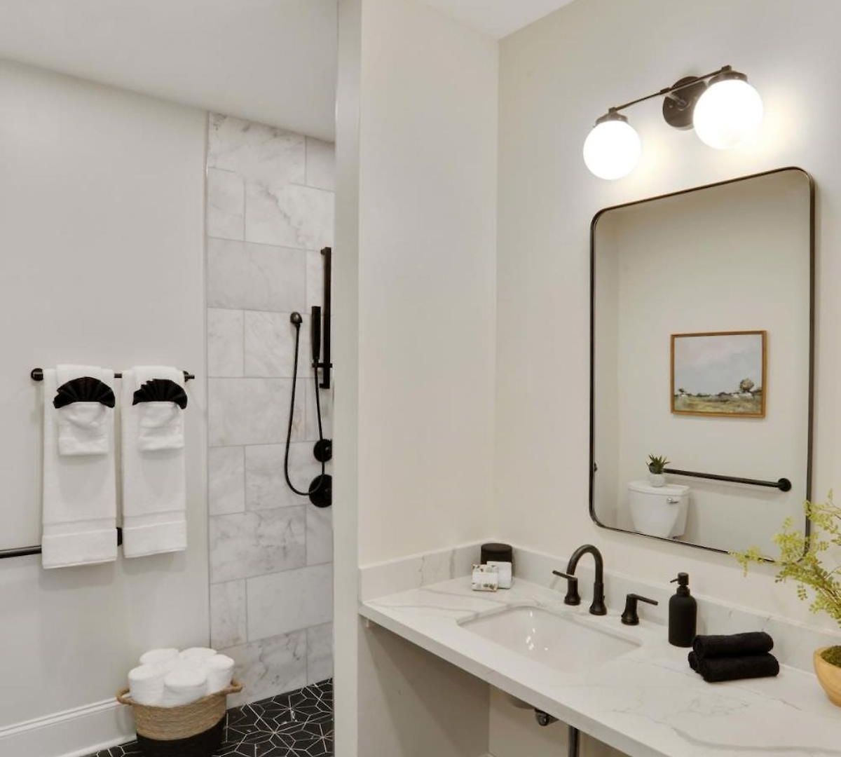 Luxe Sunlit Heated Pool & Near Cbd *