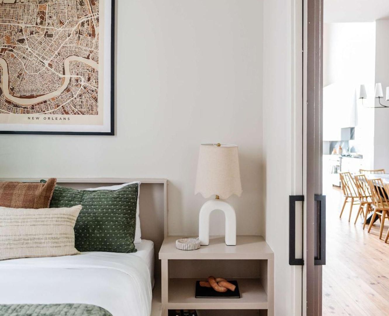 2 Designer Homes 14 Bedrooms Walk To St Charles