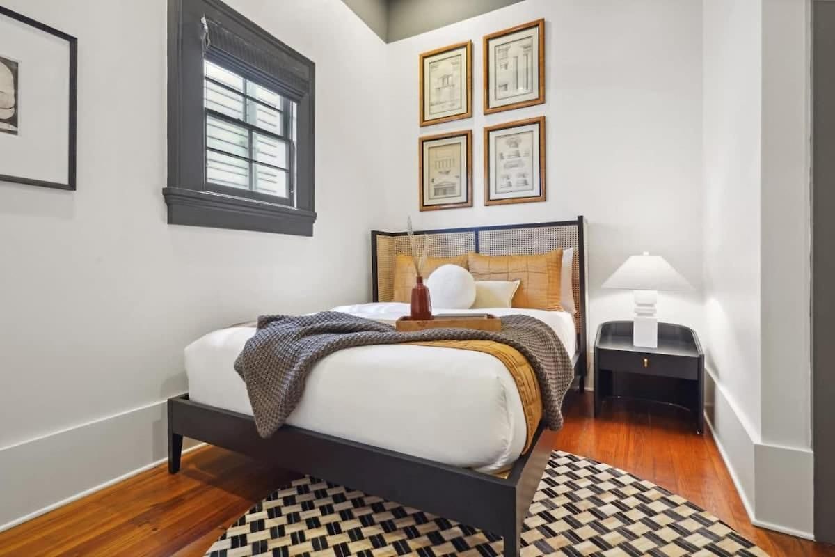Holiday home 5 Bedroom Designer On Magazine Pool & New Orleans