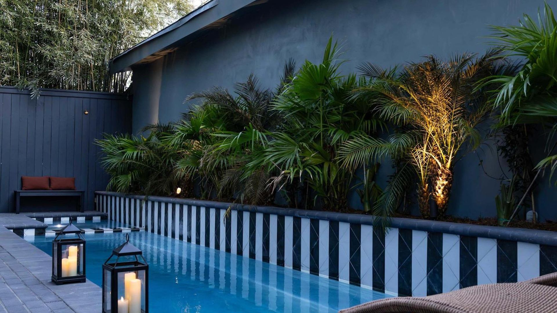 Holiday home Designer 1 Block To Magazine Heated Pool&spa *