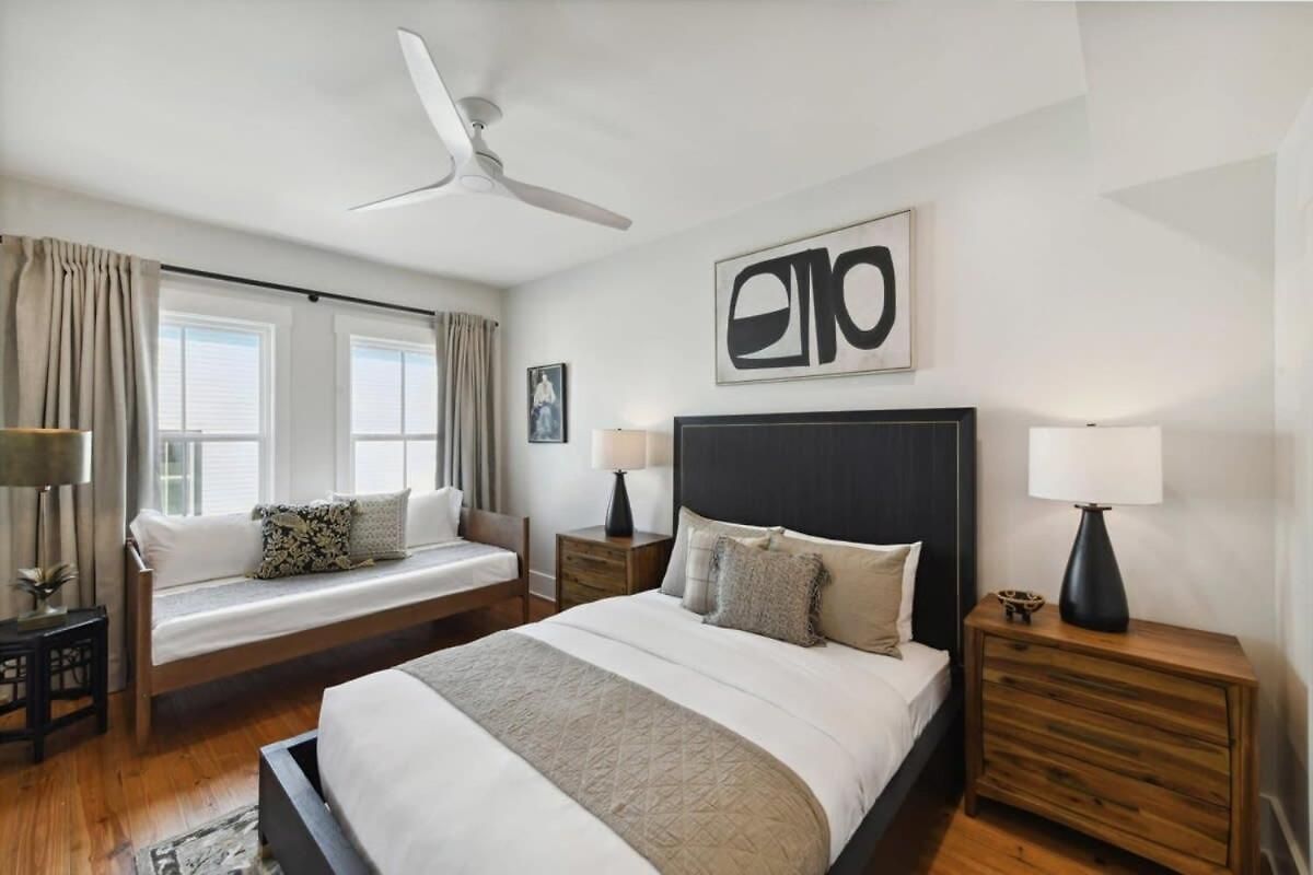 New Luxury Heated Pool & Holiday home New Orleans