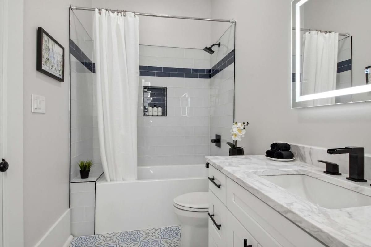 Holiday home Stylish Modern With Hot Tub & Pergola New Orleans