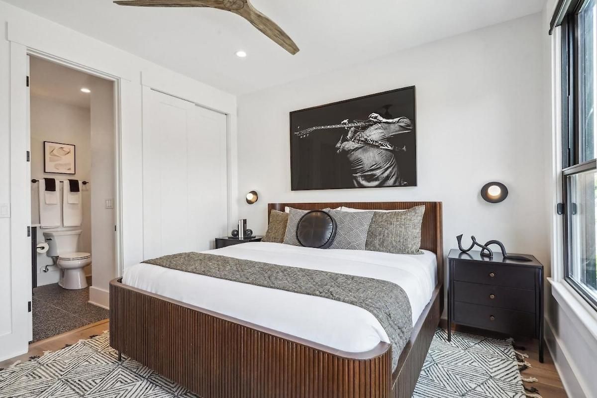Peaceful Bywater With Heated Pool Quiet Holiday home *