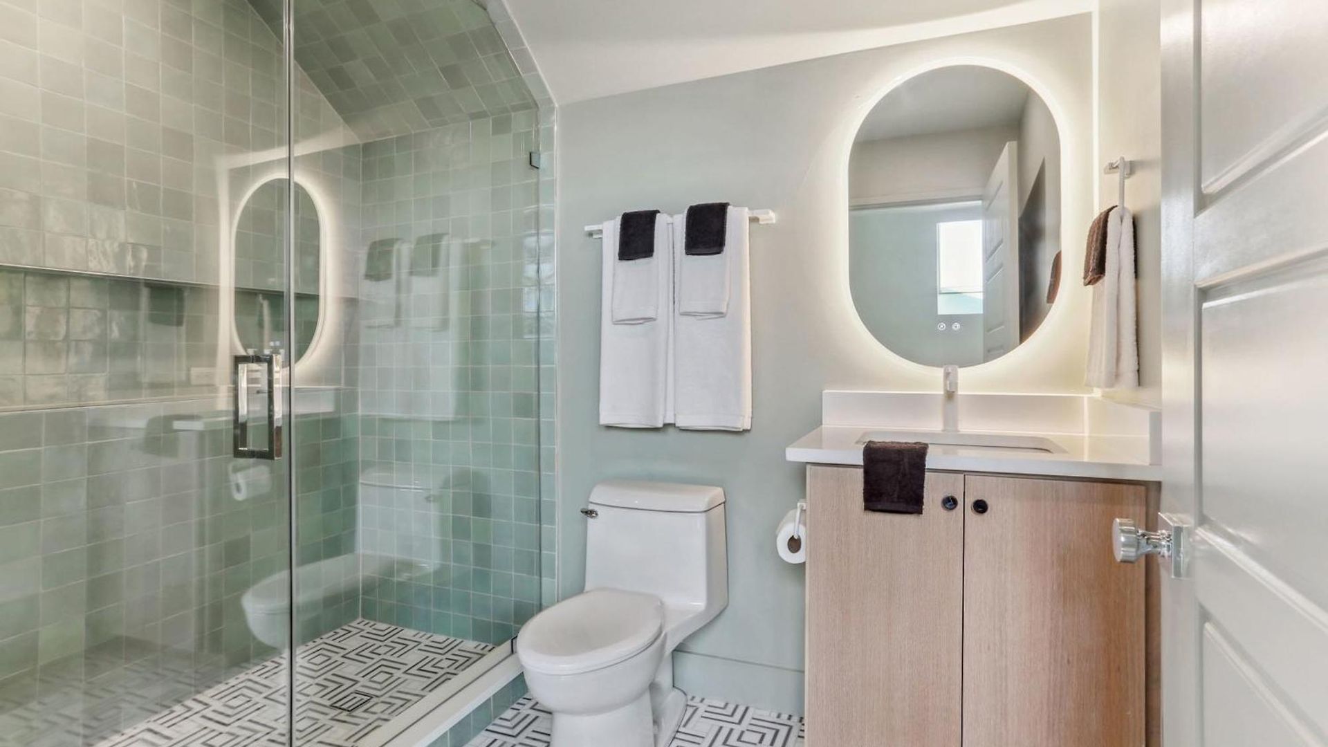 Chic Nola Heated Pool &