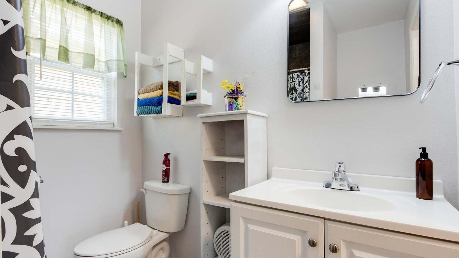 Modern Nola House With Yard Your Mardi Gras Base Holiday home