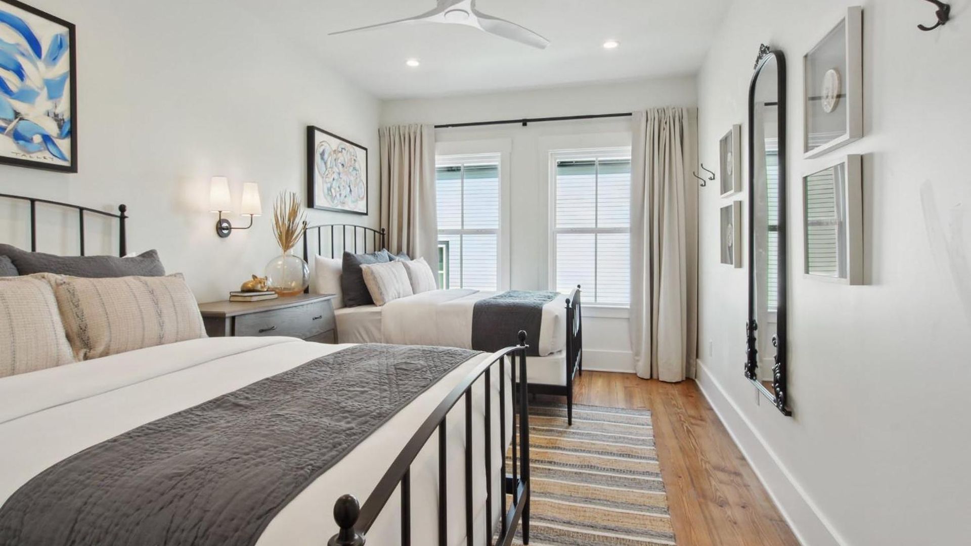 Designer 6-bedroom Pool 1 Block To Parade Route