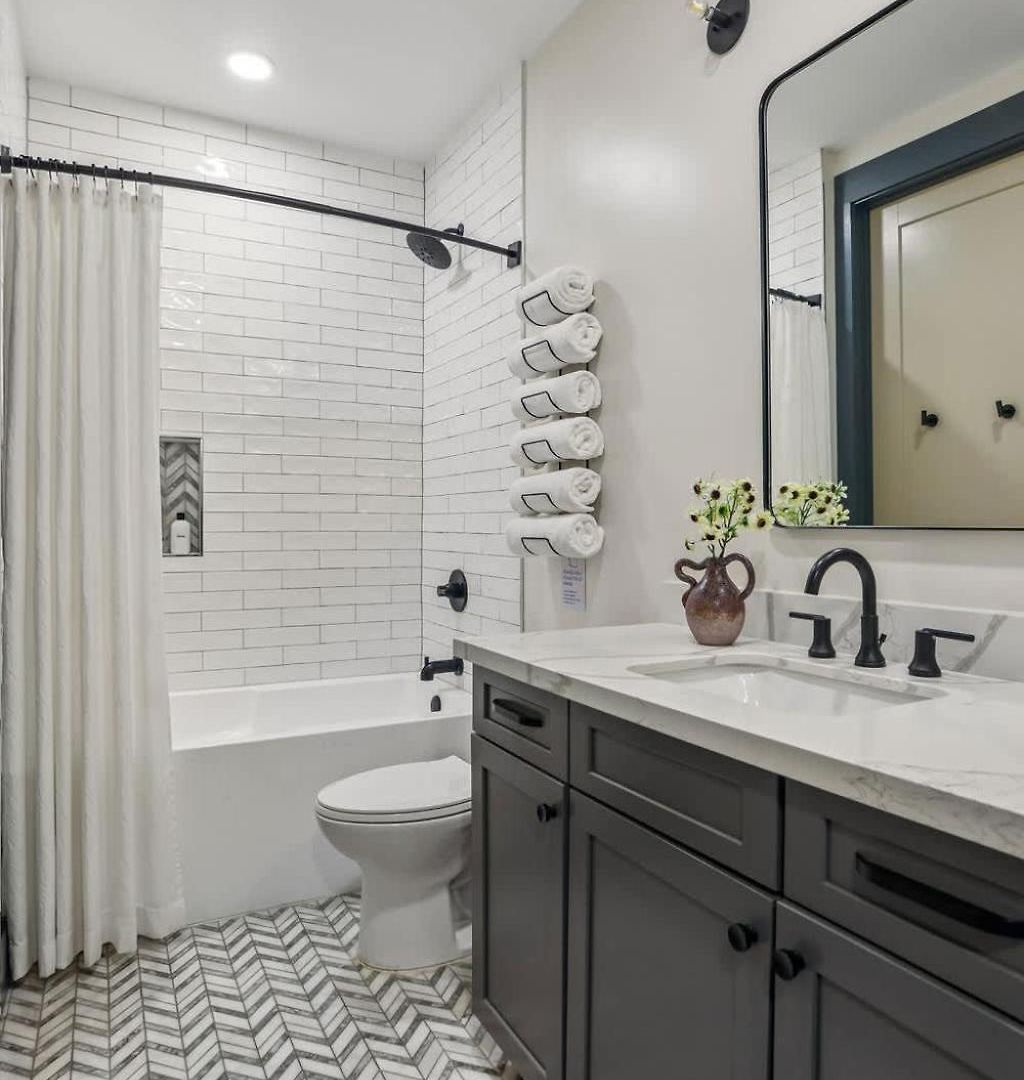 7br & Pool Access Near Cbd