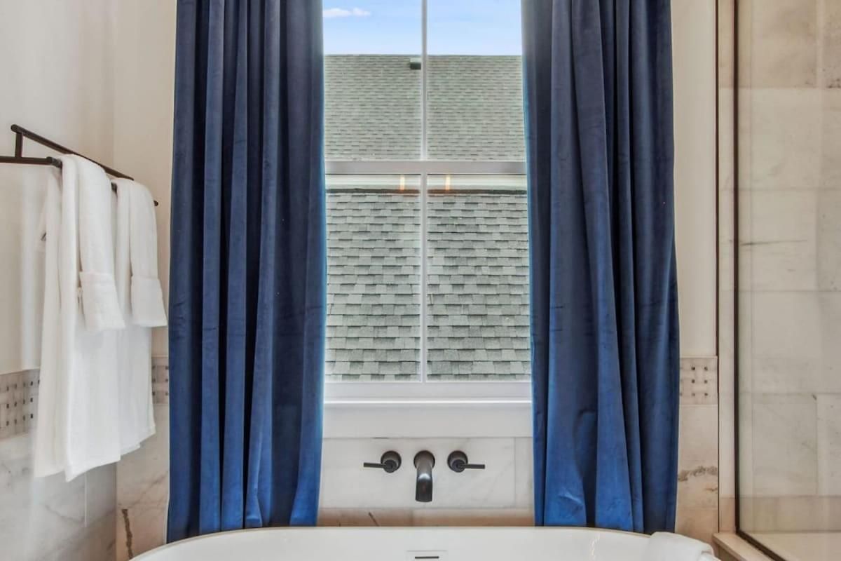 Holiday home Deluxe Modern Heated Pool & Game *